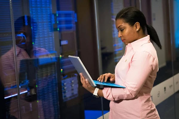 Serverless Computing in Web and Mobile Development: How Serverless Architecture is Reshaping Backend Development, Scalability, and Cost-efficient Strategies