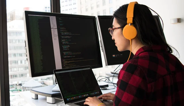 Observability Without Servers: Debugging the Invisible in Serverless and Edge Environments