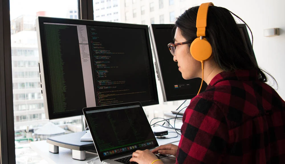 Observability Without Servers: Debugging the Invisible in Serverless and Edge Environments